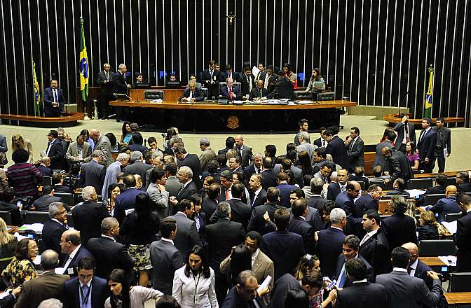 Transferência: MP 660 é aprovada com destaques; agora depende da presidente Dilma