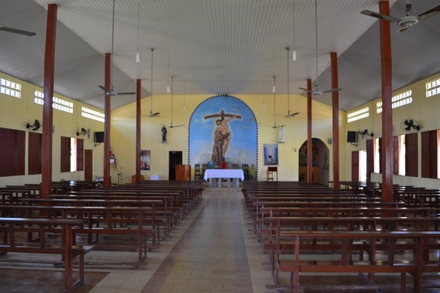 Interior da Igreja São Francisco de Assis, onde o arrastão aconteceu