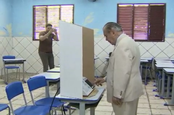 Vídeo mostra que Sarney não teria votado em Dilma