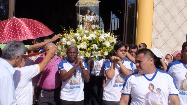 padroeiro: Homenagem a São José tem missa, festa dos devotos e show nacional