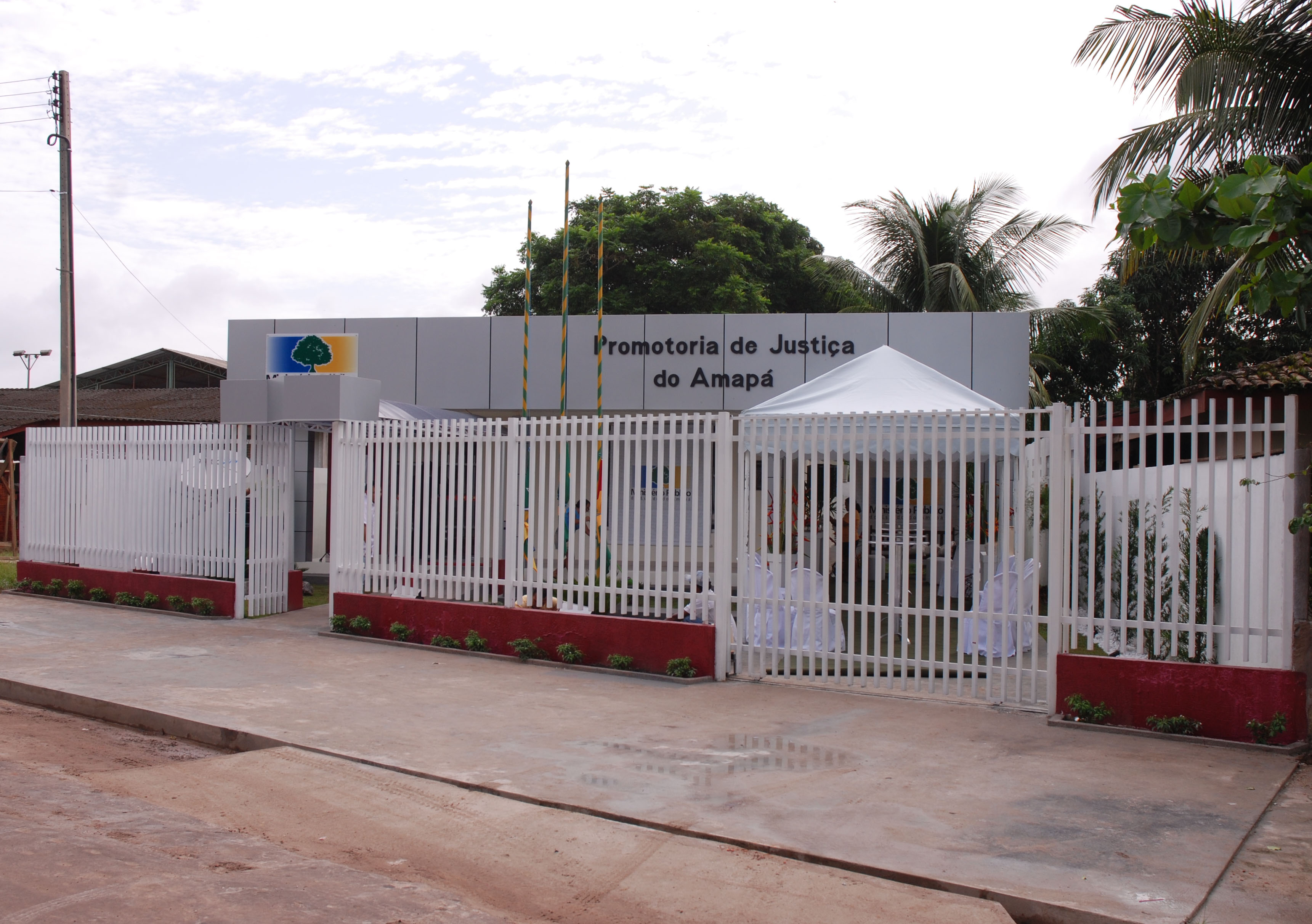 Amapá e Pracuúba: Prefeituras acusadas de contratar servidores sem previsão orçamentária