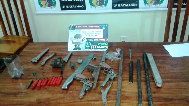 aprendeu na internet: Polícia prende “artesão” de armas caseiras