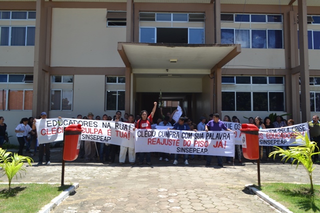 Greve: Comissão de vereadores media acordo entre prefeitura e professores