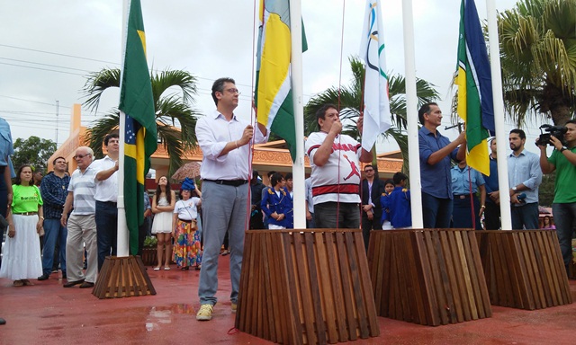 Apesar da chuva, festa marca a “nova” Praça da Bandeira