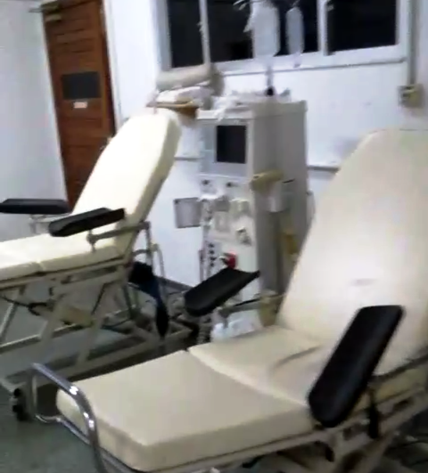 VÍDEO mostra leitos vazios na nefrologia; paciente renal perde a calma