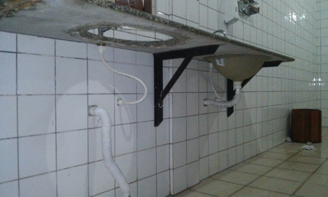 banheiro feminino da UEAP