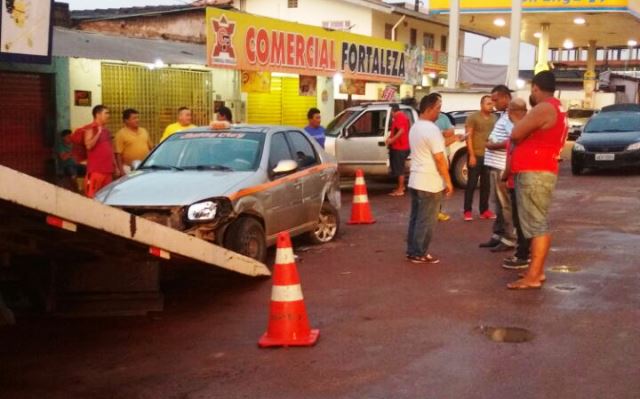 Táxi estava estacionado próximo da ponte do Igarapé da Fortaleza