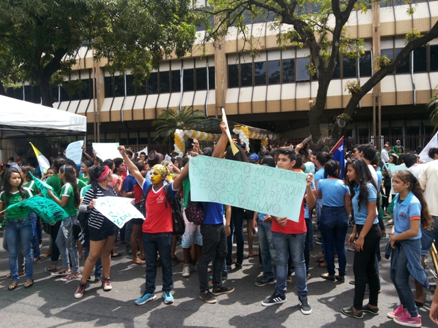 Estudantes exigem reunião com governo sobre segurança