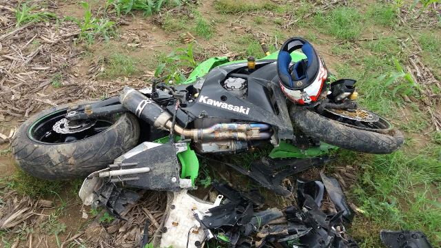Condutor de moto esportiva morre em acidente na AP-70