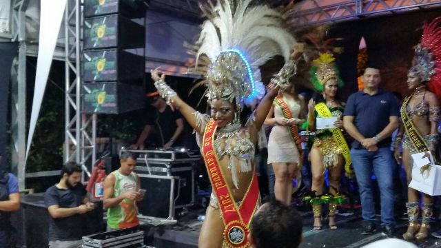 Jaene Almeida é a musa do Carnaval de Santana