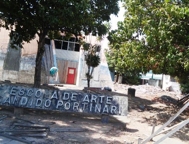 Há 5 anos fechada, escola Cândido Portinari nunca teve reforma iniciada
