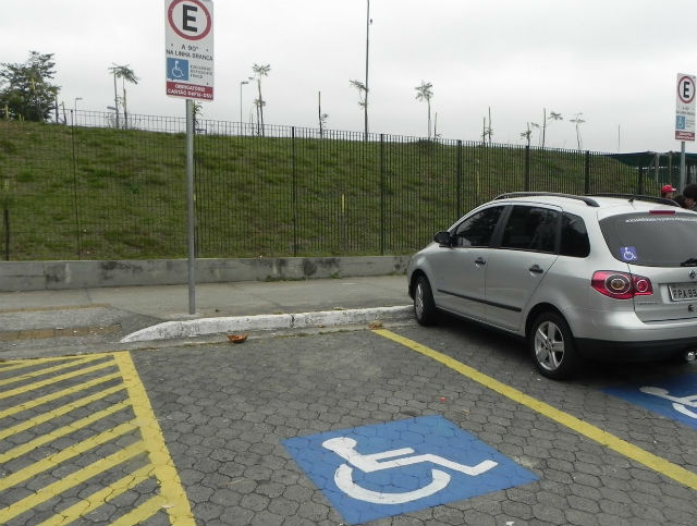 Com 150 vagas especiais, Macapá emitiu 1,8 mil credenciais de estacionamento em 2017