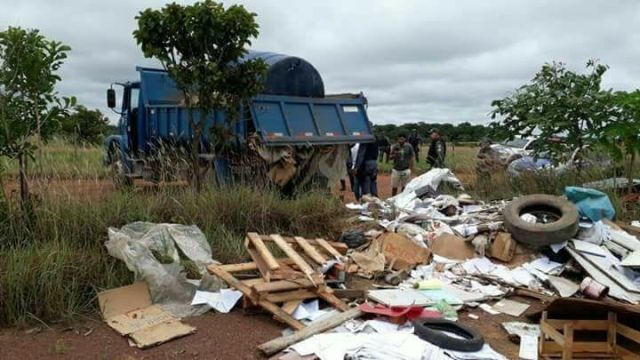 Batalhão Ambiental flagra despejo de resíduos sólidos na rodovia AP 70