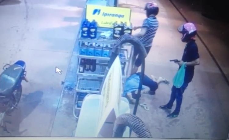 VÍDEOS mostram assaltantes roubando postos de gasolina em Macapá