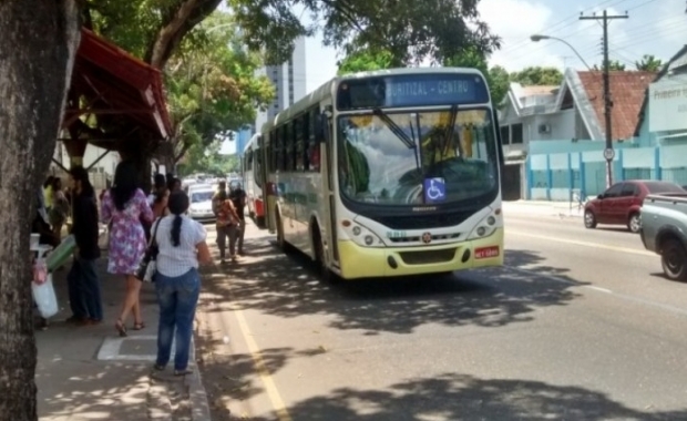 Macapá: usuários reclamam de falta de troco por passagens de ônibus