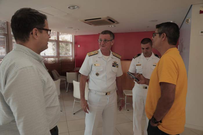 No AP, almirante diz que missão da Marinha também é auxiliar os povos da Amazônia