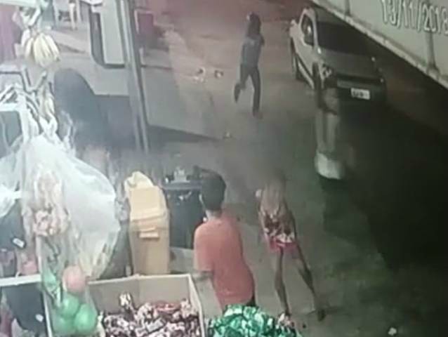VÍDEO: criança é baleada em meio a acerto de contas