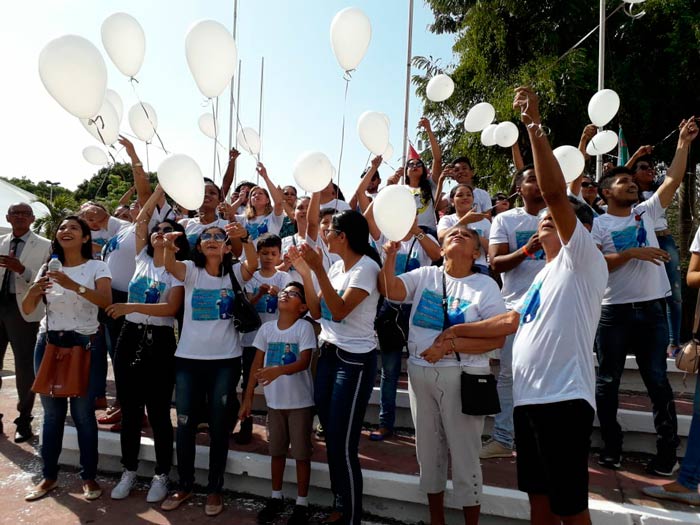 Balões brancos lembram morte de motorista em assalto no Amapá