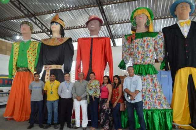 Equipe do Senai restaurou bonecos do bloco “A Banda”