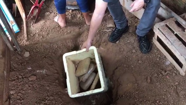 VÍDEO: Polícia Civil do Amapá desenterra droga escondida em galinheiro