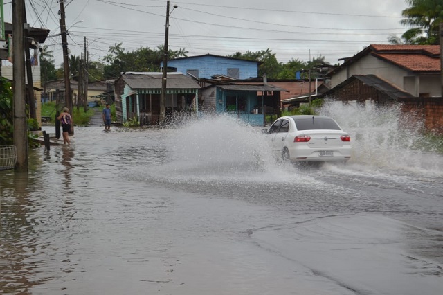 Em poucas horas chove metade do previsto para o mês de julho em Macapá