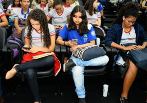 No Amapá, pais e alunos podem acessar notas e frequência escolar pelo celular