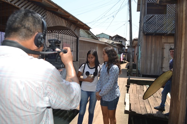 Adolescentes produzem curta-metragem sobre poluição em áreas alagadas