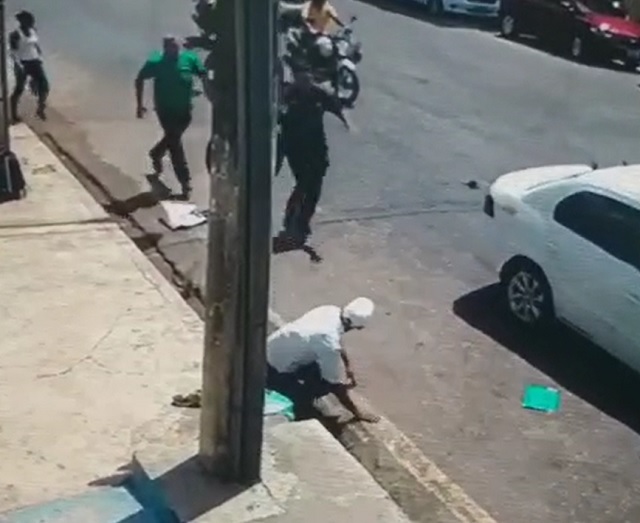 VÍDEO: Homem é perseguido e atropelado no centro de Macapá