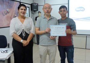Moradores ribeirinhos recebem certificados de informática na Amcel