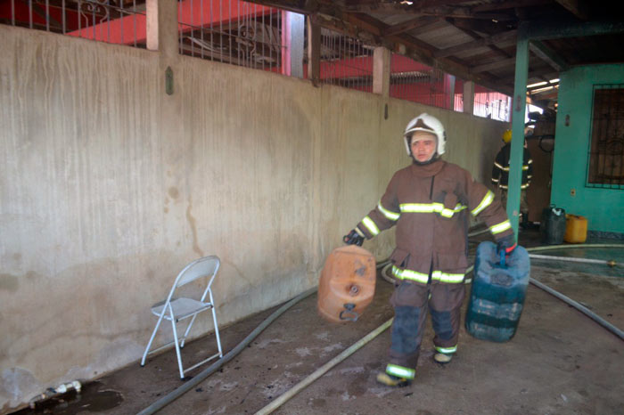 Material inflamável pode ter provocado incêndio em casa no Centro de Macapá