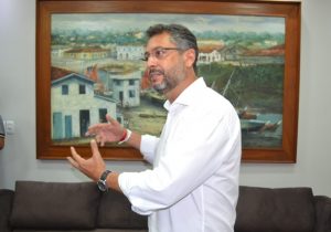 "Carnaval é investimento", diz prefeito após lançamento de edital