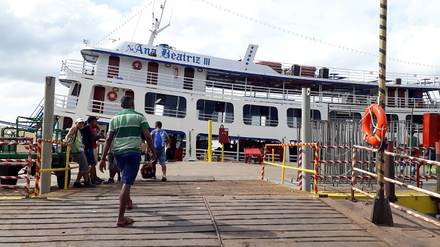 Após quase 3 dias à deriva, passageiros de navio chegam ao Amapá