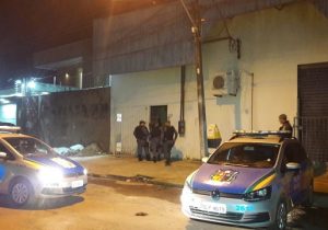 PM flagra ladrões dentro dos Correios em Macapá