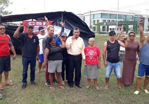 Protesto: sem-terra acampam em frente à Justiça Federal em Macapá