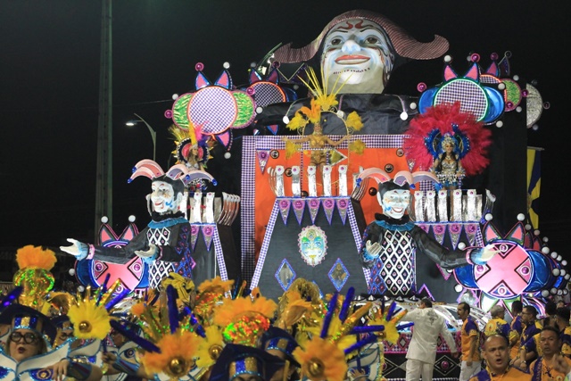 Prestação de contas do Carnaval tem 8 de 10 escolas fora do prazo