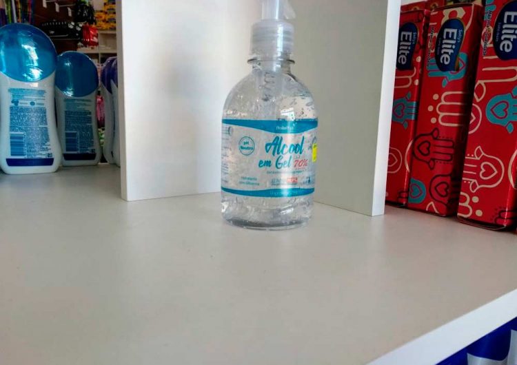 Álcool gel “some” das farmácias de Macapá: “nunca vi situação parecida”