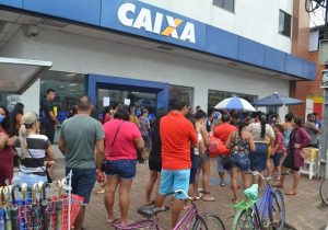 Randolfe quer que Caixa reabra agências no Amapá