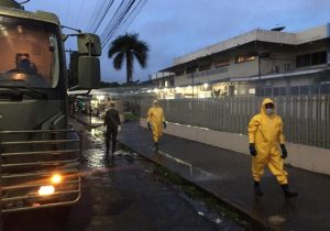 Exército faz desinfecção de hospitais, ruas e feiras em Macapá