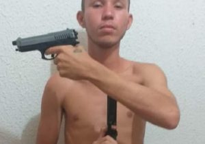 Assaltante morre após ser dominado e esfaqueado por populares