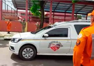 Cortejo com oficial morto pela covid passa no quartel para despedida da tropa; SNTV