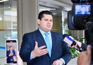 Davi anuncia grupo para avaliar eleições municipais