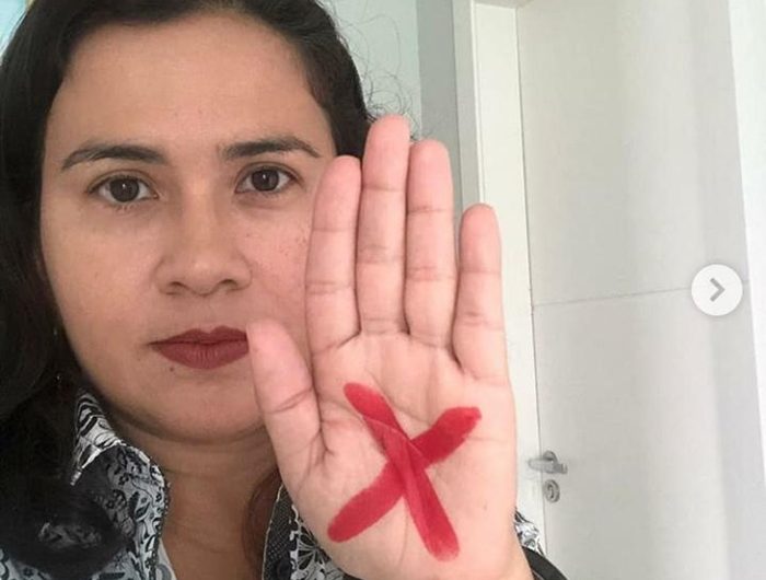 Com marca na mão, mulheres vítimas de violência poderão pedir ajuda em farmácias