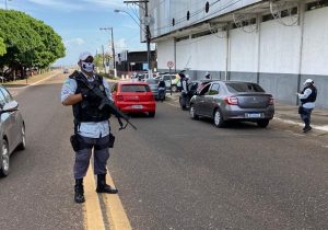 Randolfe defende reajuste a policiais e bombeiros dos ex-territórios