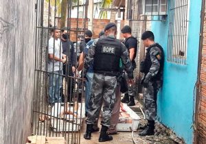 Confronto deixa policial do Bope ferido e dois bandidos mortos