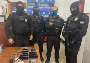 Polícia busca celular usado para dar ordem de execução de dentro do Iapen