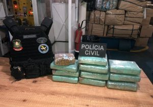 Em revista à embarcação, polícia encontra 10,5 kg de maconha em mala