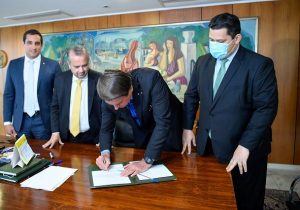 Bolsonaro sanciona projeto de Davi que prevê investimentos no Rio Araguari