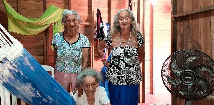 Sozinhas e na pobreza, irmãs centenárias lutam para sobreviver