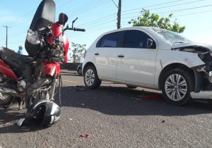 Colisão frontal deixa piloto de moto gravemente ferido