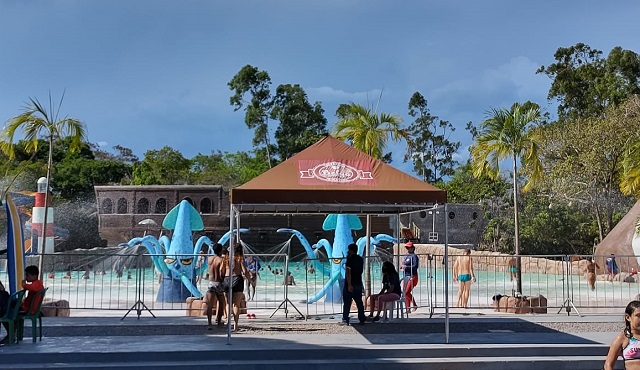 Furlan libera clubes e parques aquáticos